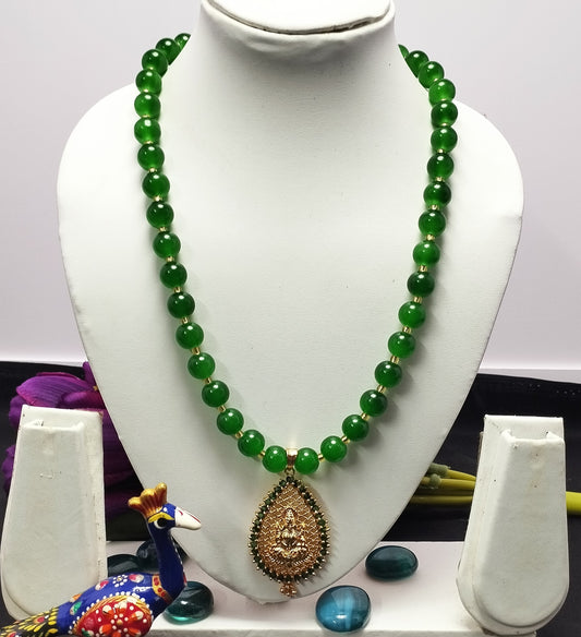 Green glass beads necklace