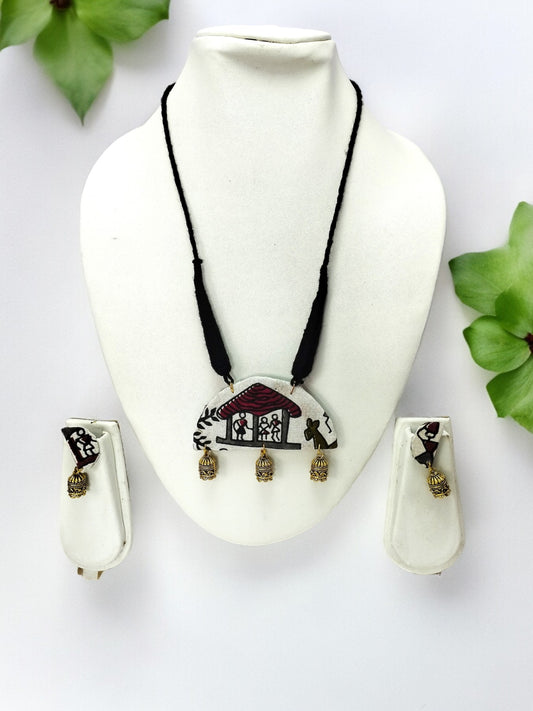 Black and white fabric necklace  set