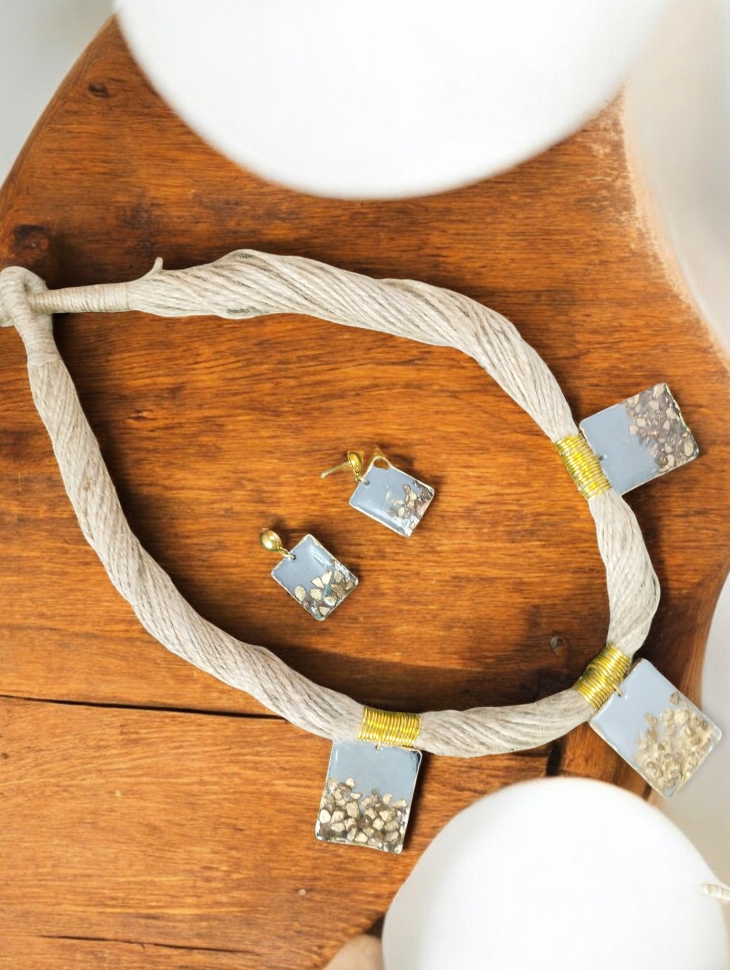 Rustic Bloom Jute Necklace 2